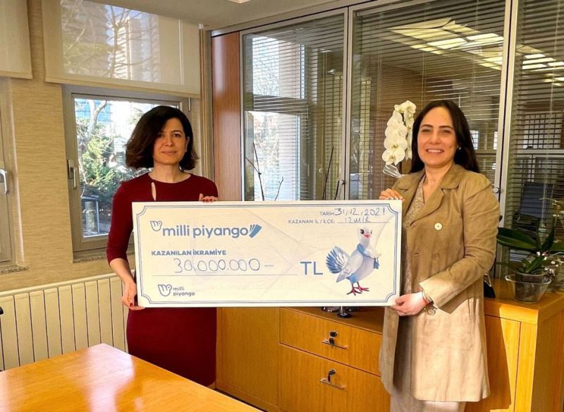 30 MILYON TL IKRAMIYE KAZANAN TALIHLI ÇEKINI TESLIM ALDI